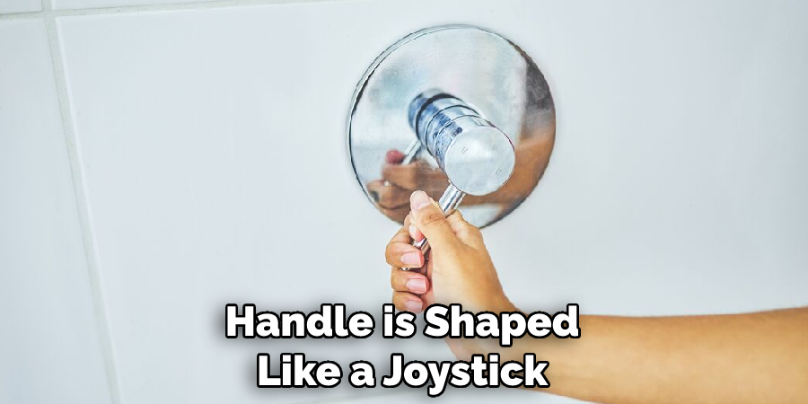 Handle is Shaped Like a Joystick