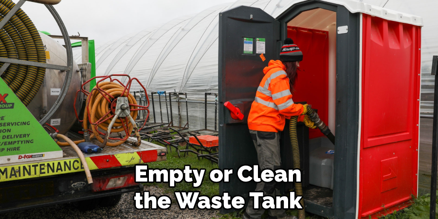 Empty or Clean the Waste Tank