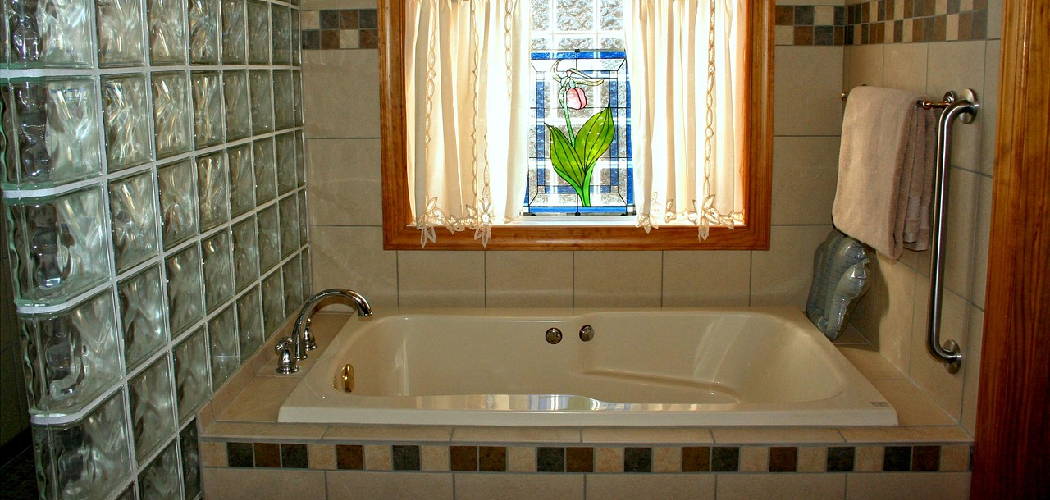 How to Decorate Around an Almond Bathtub