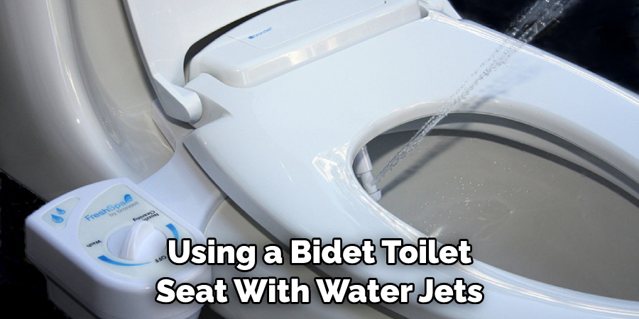 Using a Bidet Toilet Seat With Water Jets