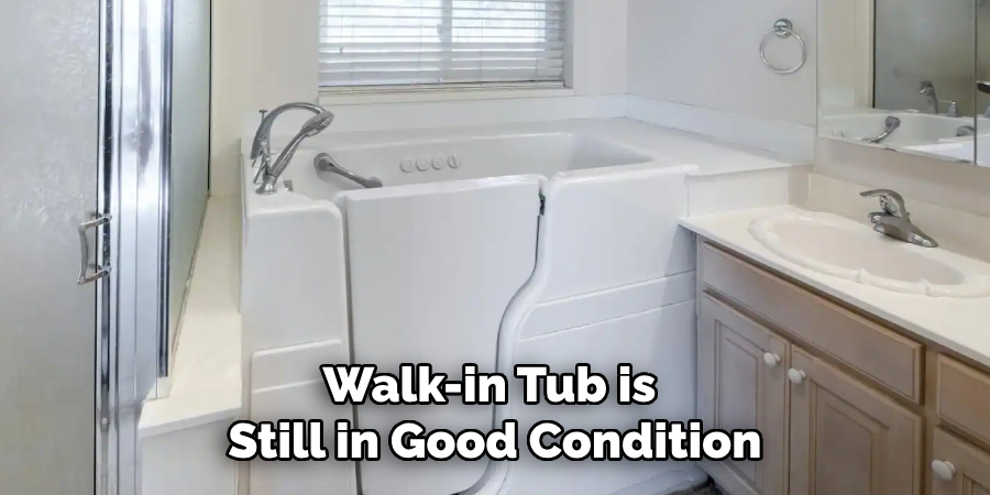 Walk-in Tub is Still in Good Condition