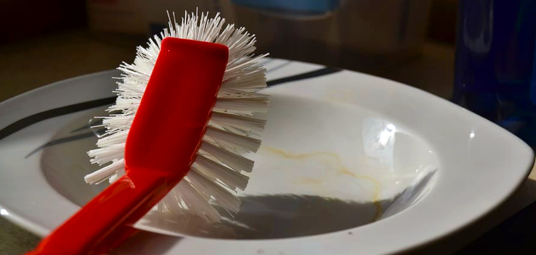 How to Prevent Toilet Brush Odors