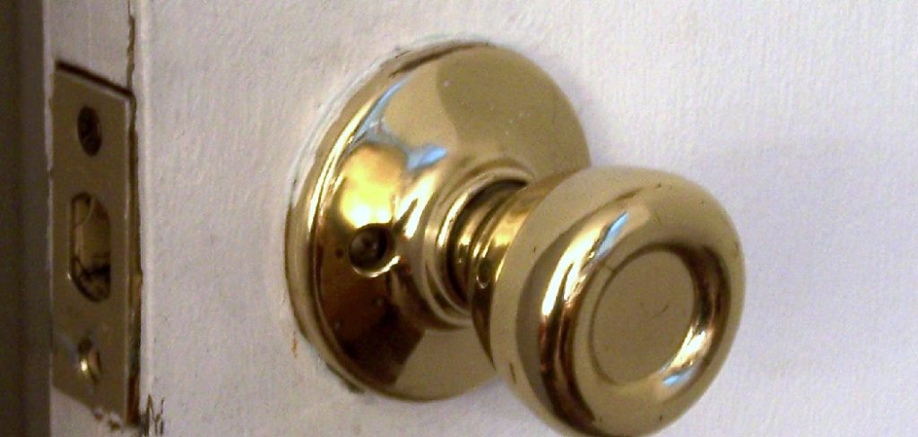 How to Replace a Bathroom Door Knob