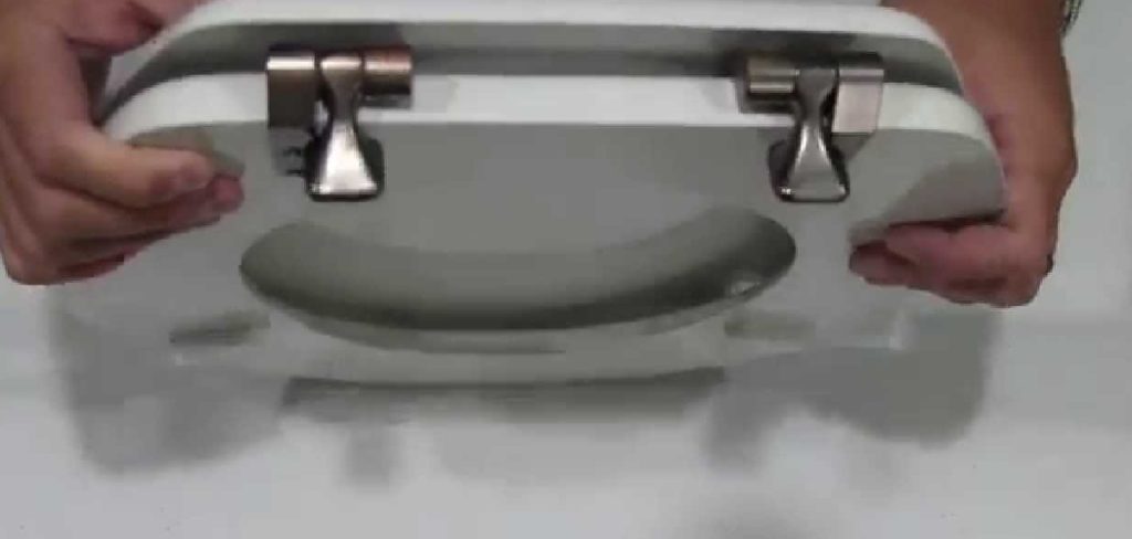 How to Remove a Mayfair Toilet Seat