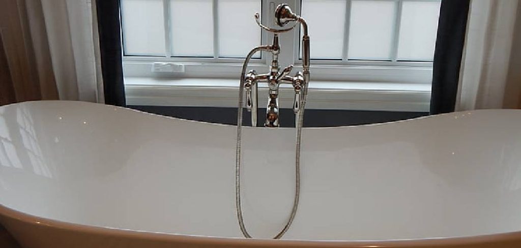 How to Remove a Steel Bathtub
